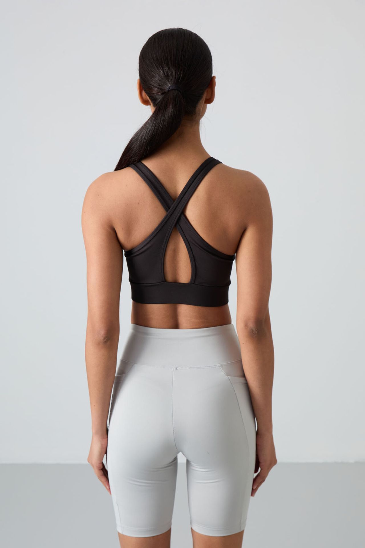 TOMMY Fitted Sleeveless Crop Sports Top 6