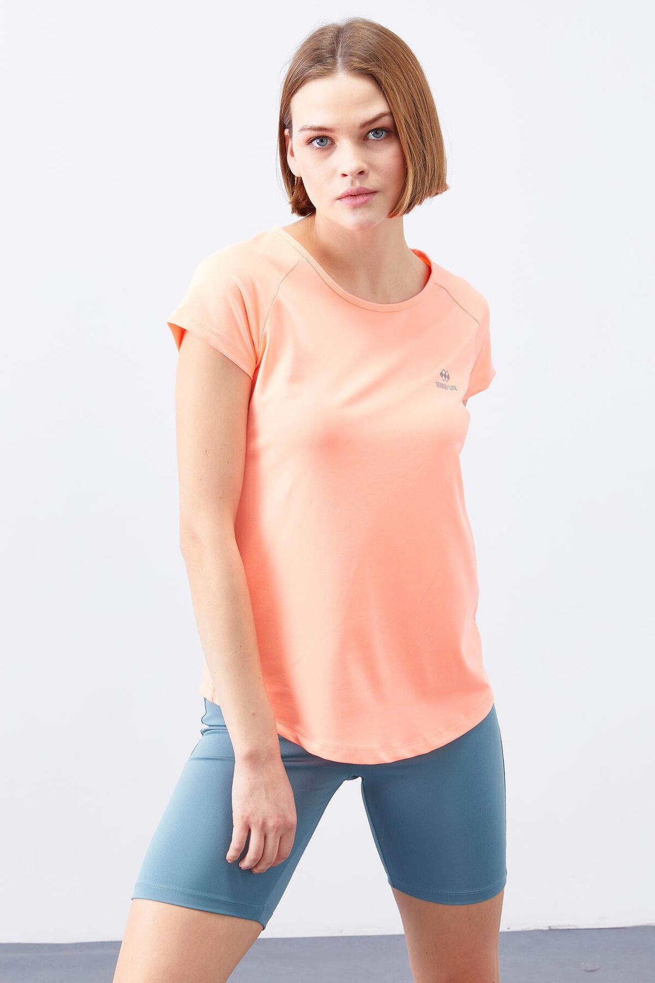 TOMMY Women's Short-Sleeve Crew Neck T-Shirt 1
