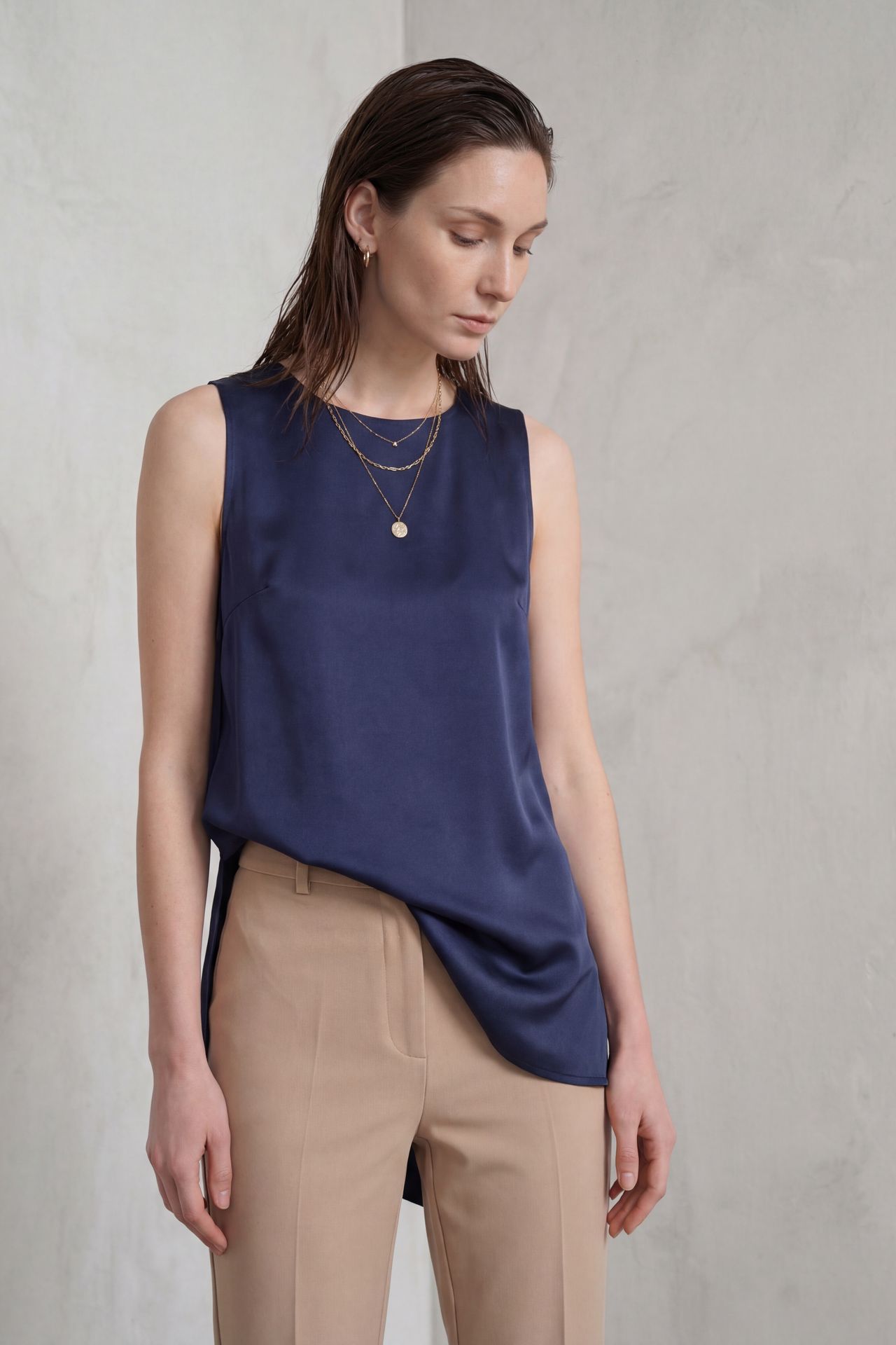 MY FASHION Satin Crew Neck Sleeveless Long Blouse with Slit 5