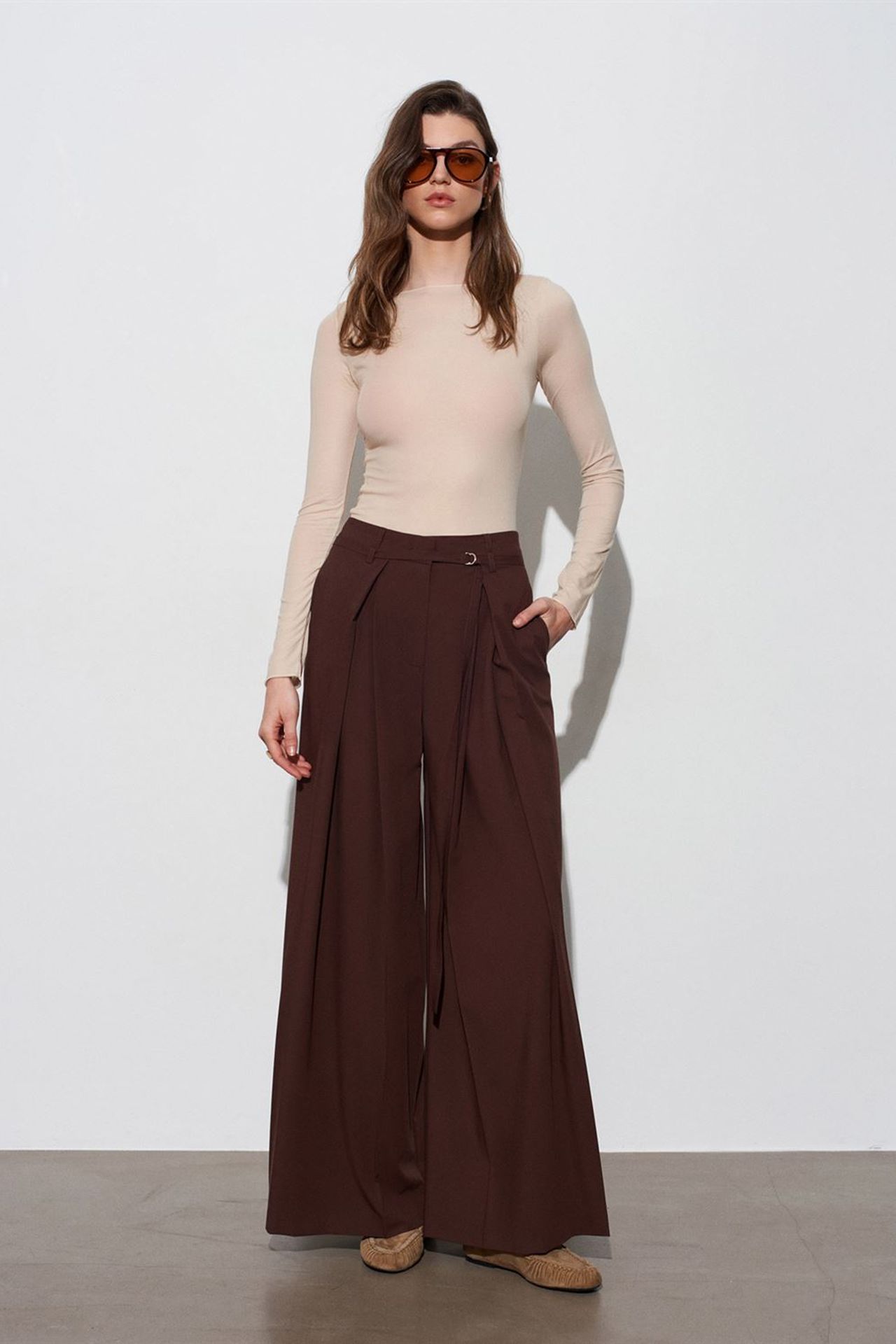 DILVIN Wide-Leg Pleated Trousers 1