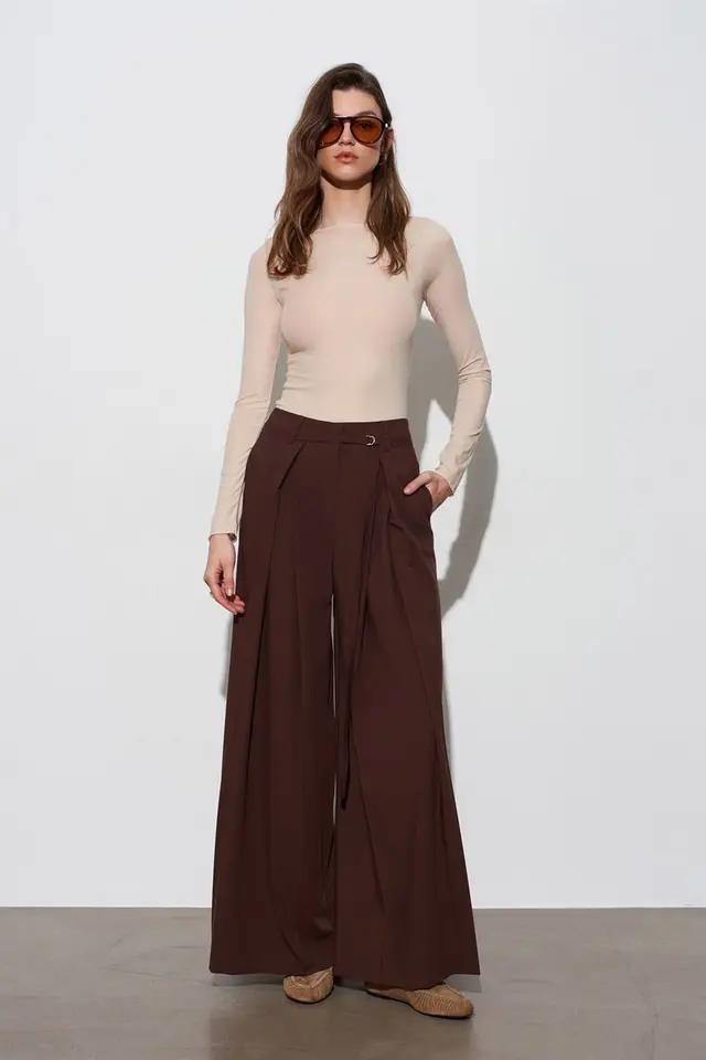 DILVIN Wide-Leg Pleated Trousers