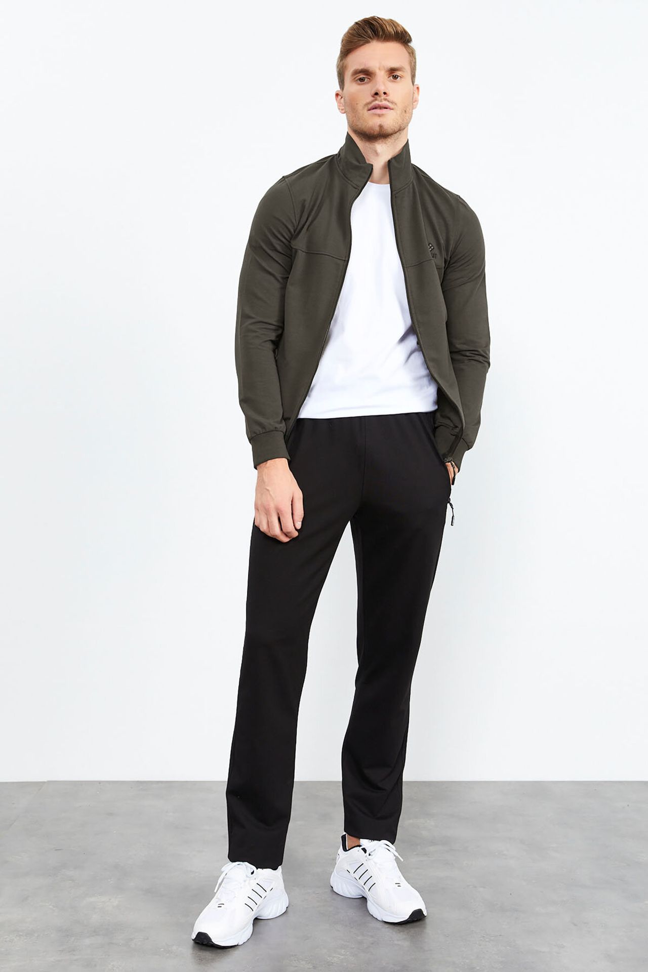 TOMMY Men's Zip-Front Sweatshirt And Pants Set 1