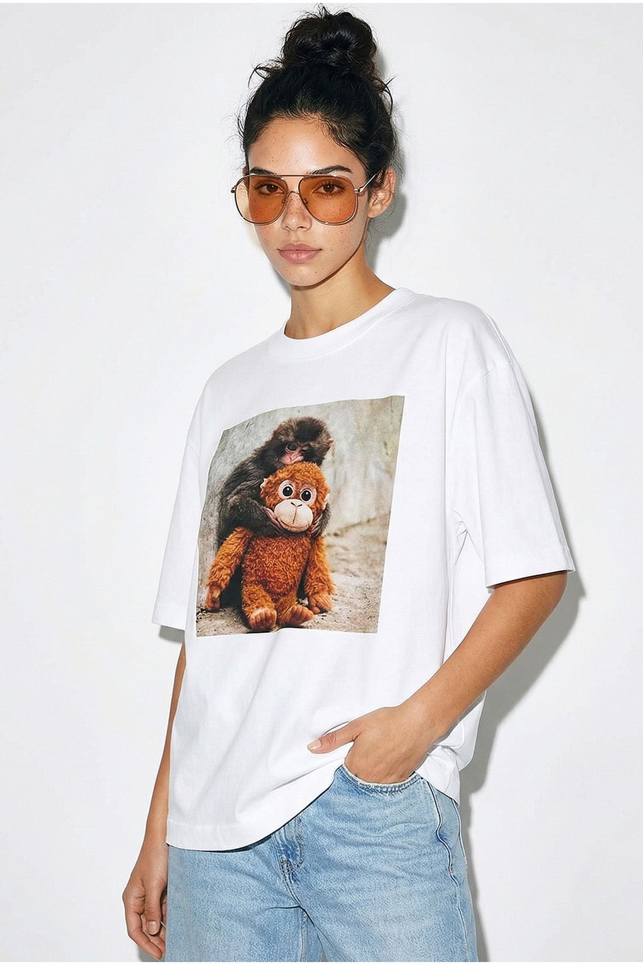 LUCCI Oversized Printed Crew Neck T-Shirt with Accessory Detail 3
