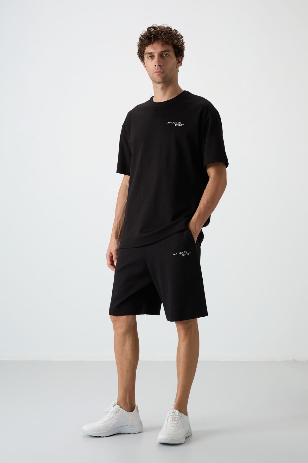 TOMMY Oversized Short-Sleeve T-Shirt And Shorts Set 1