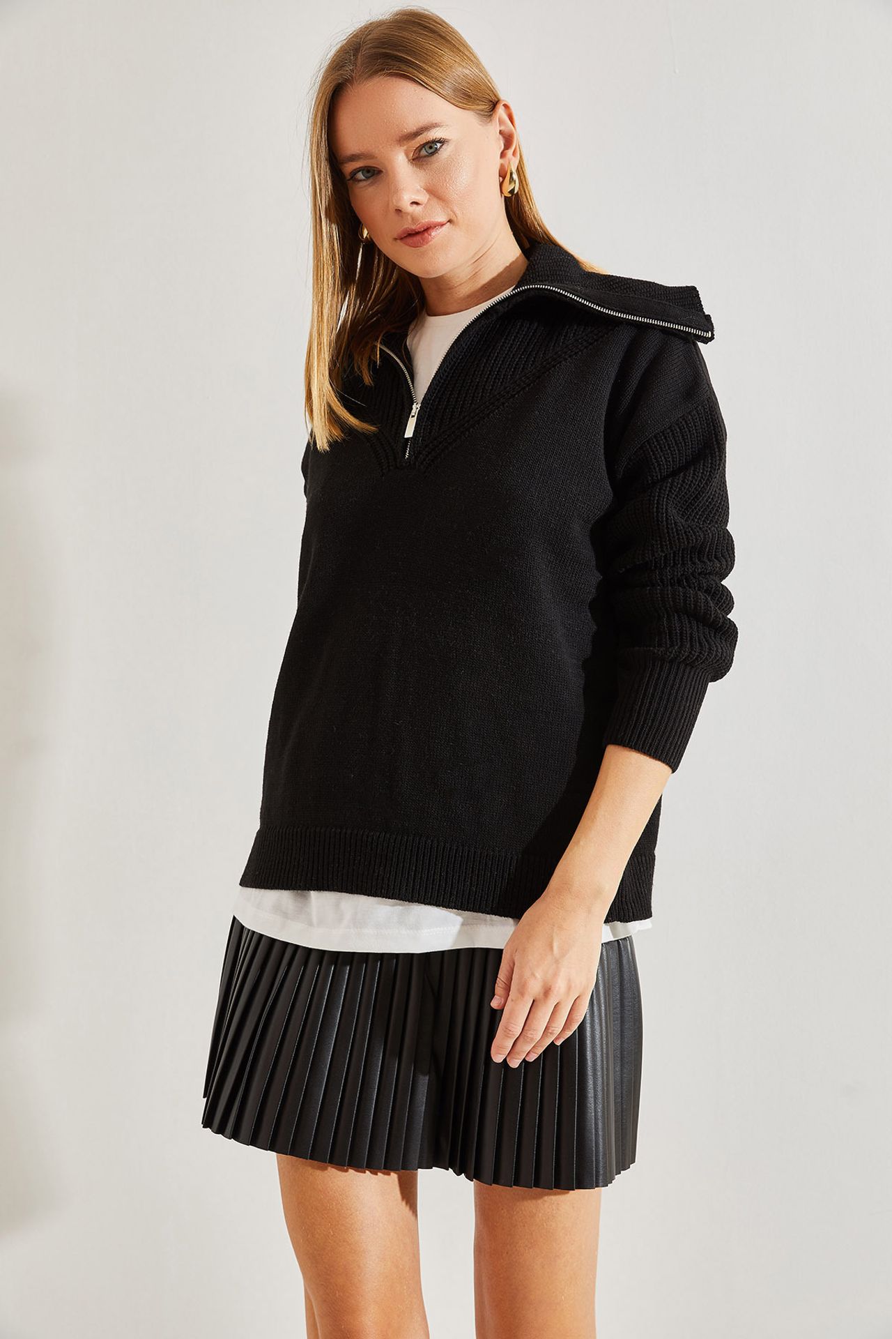 LUCCI Zipper Collar Knit Sweater 3
