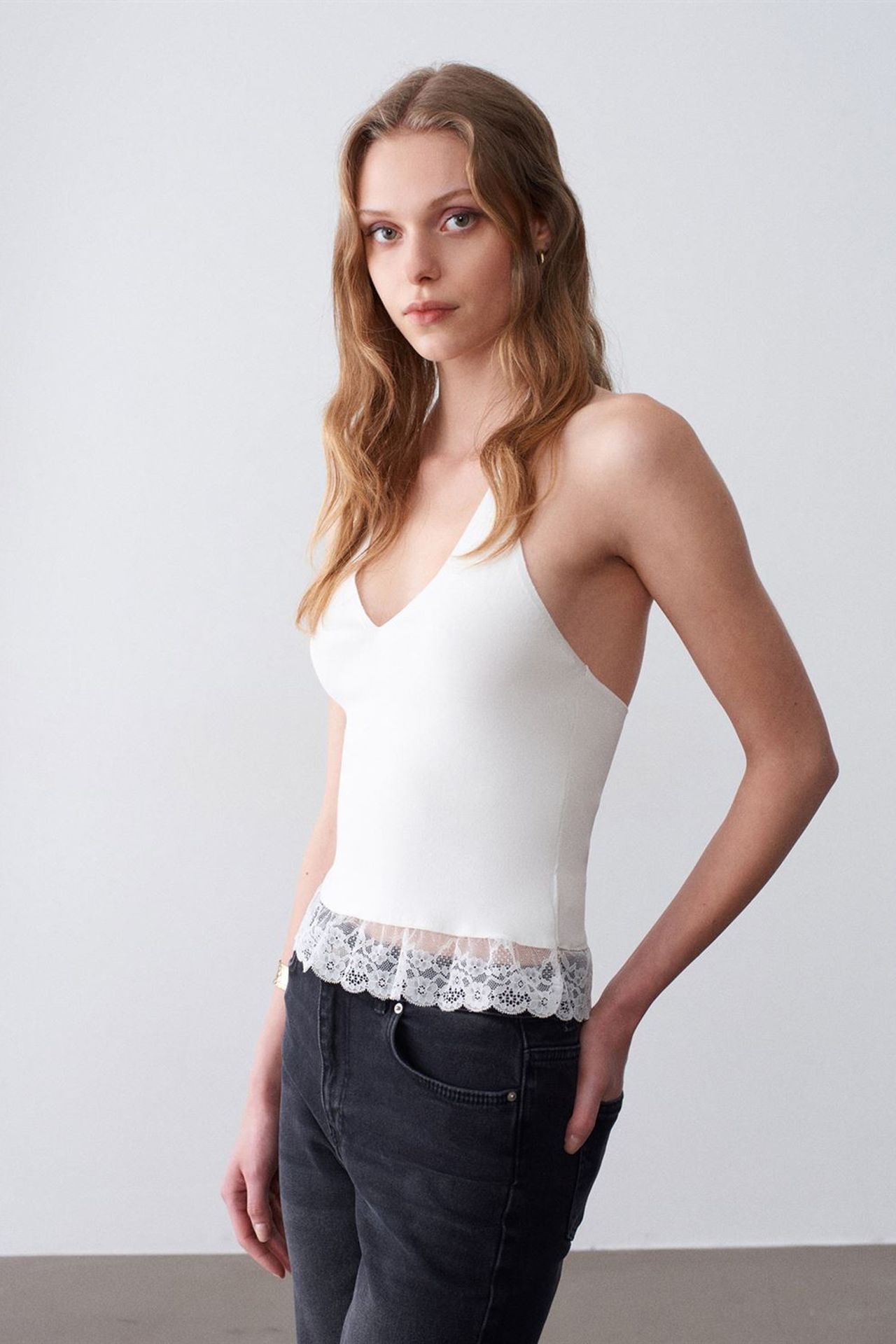 DILVIN Ribbed Lace Halterneck Blouse 3