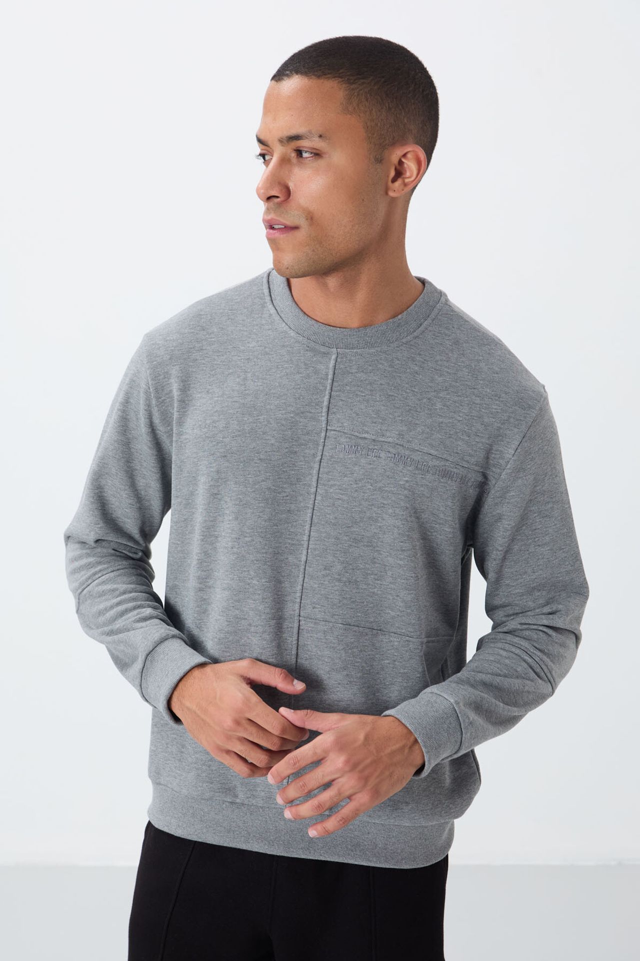 TOMMY Men's Solid Crew Neck Sweatshirt 4