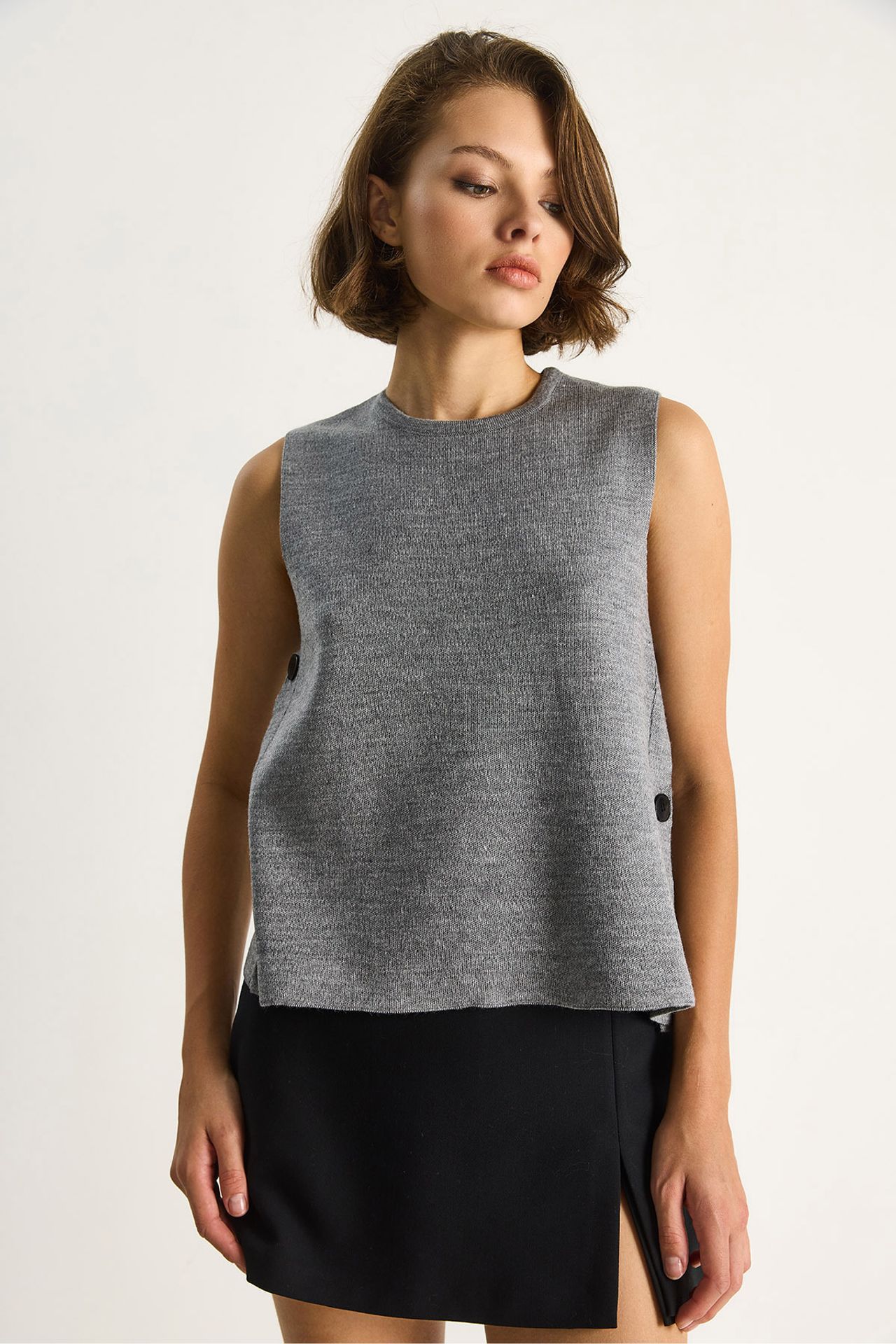 LUCCI Button Detailed Knit Blouse