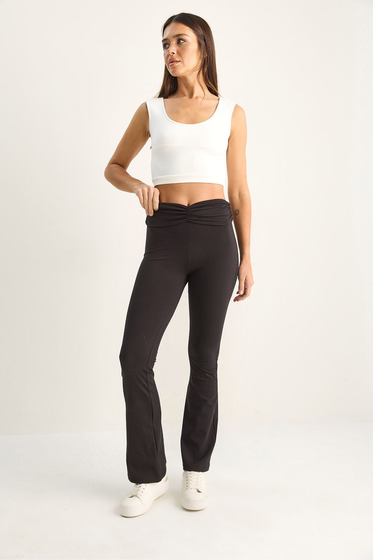 LUCCI High-Waist Flare Leggings 2