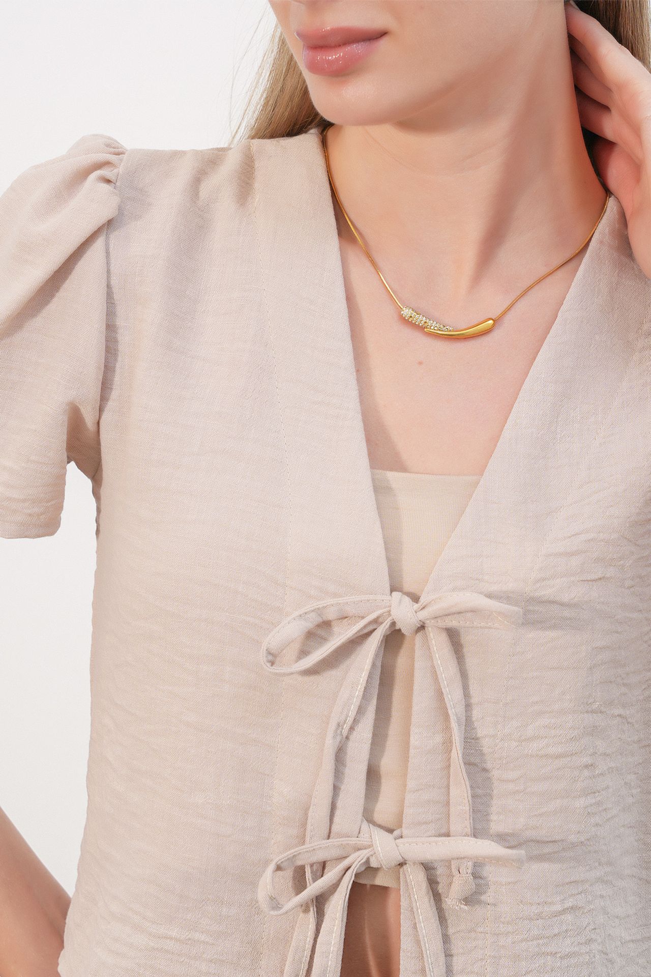 BDART Textured V-Neck Linen Blend Crop Top 5