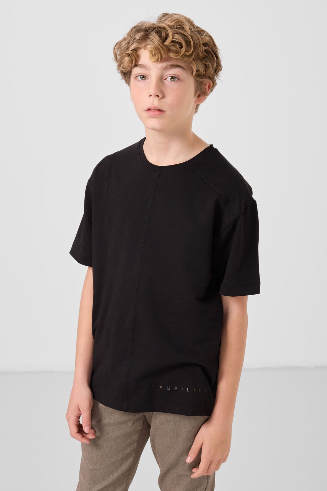 TOMMY Youth Oversized Crew Neck T-Shirt 1