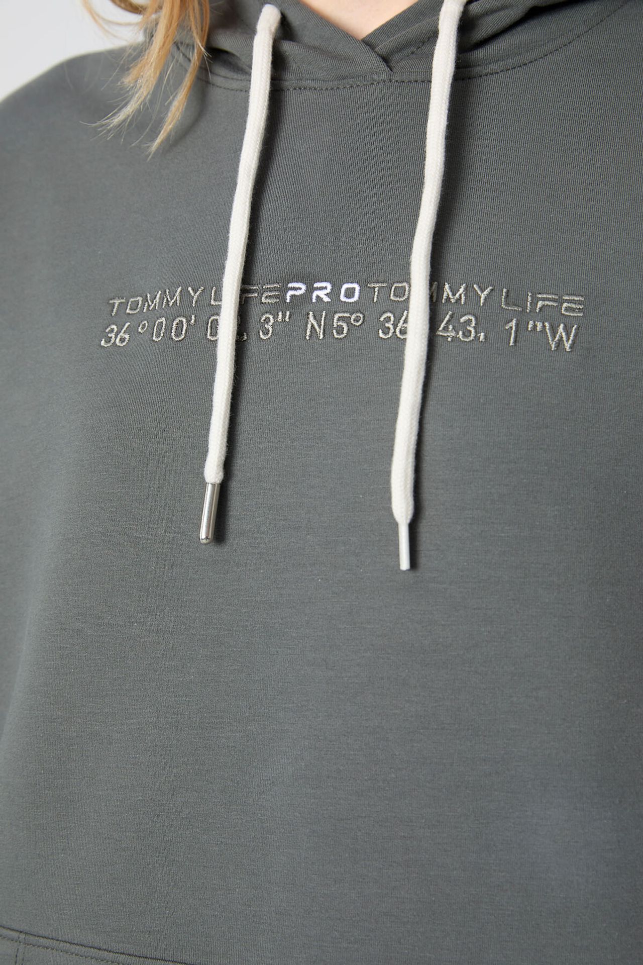 TOMMY Oversized Hooded Sweatshirt And Pants Set 4