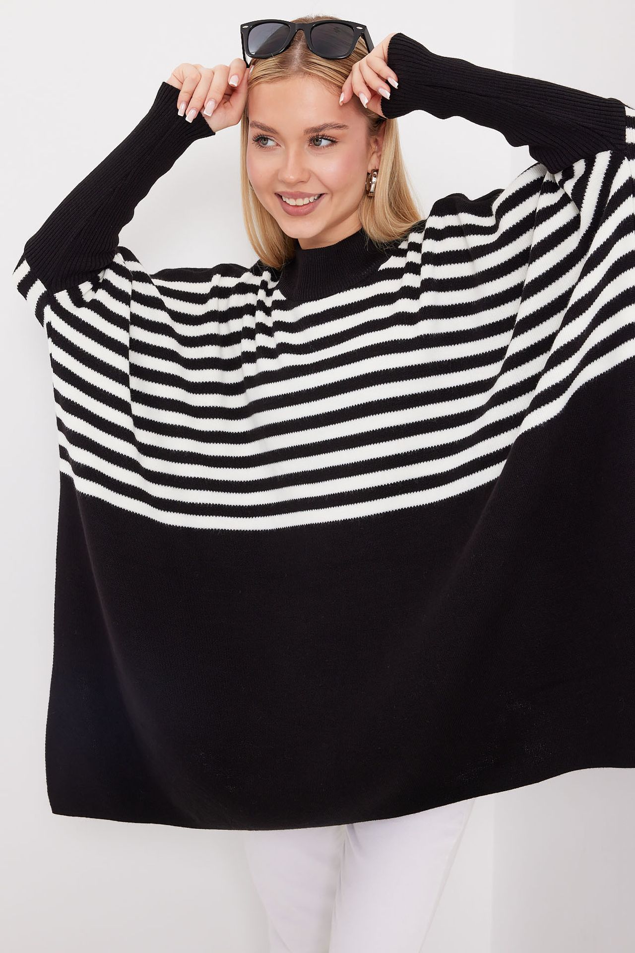 BDART Oversized Acrylic Crew Neck Jumper 4