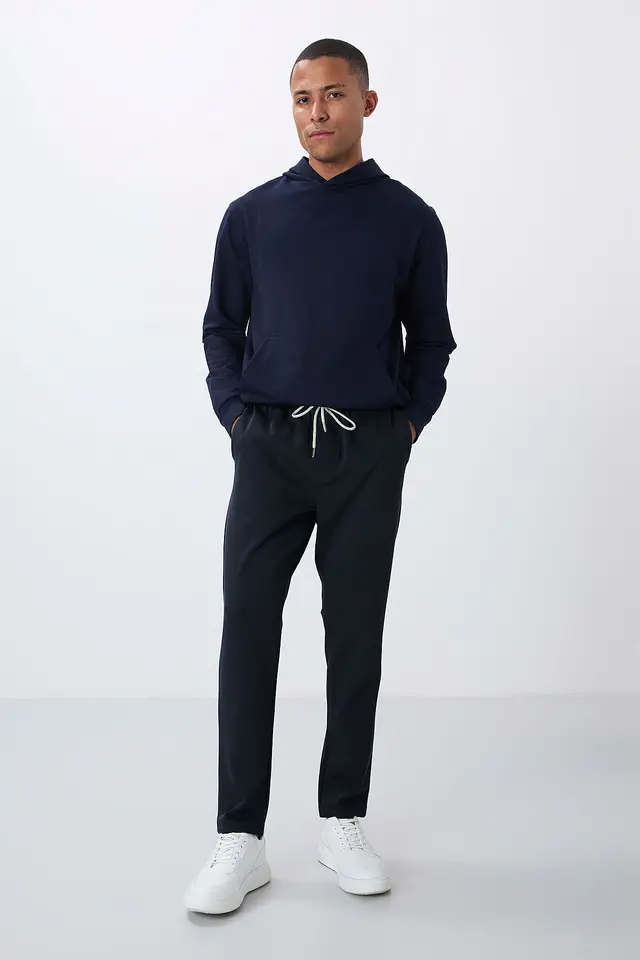TOMMY Men's Elastic Waist Tapered Sweatpants