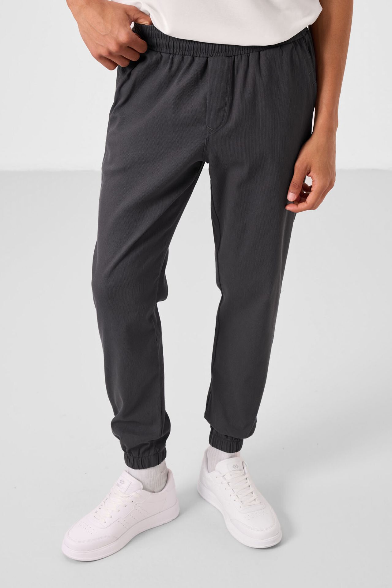 TOMMY Straight-Leg Pull-On Chinos 2