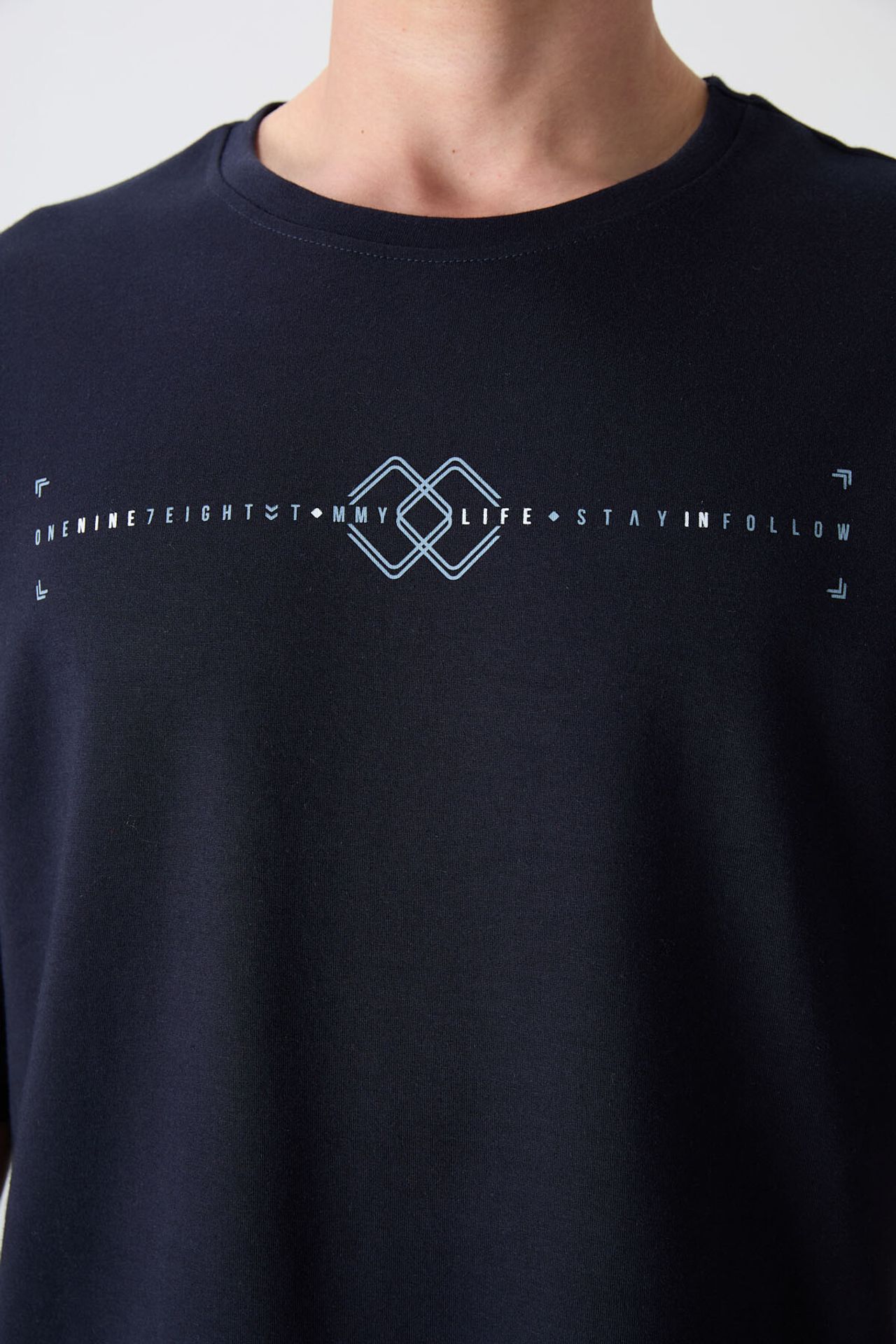 TOMMY Oversized Printed Crew Neck T-Shirt 3