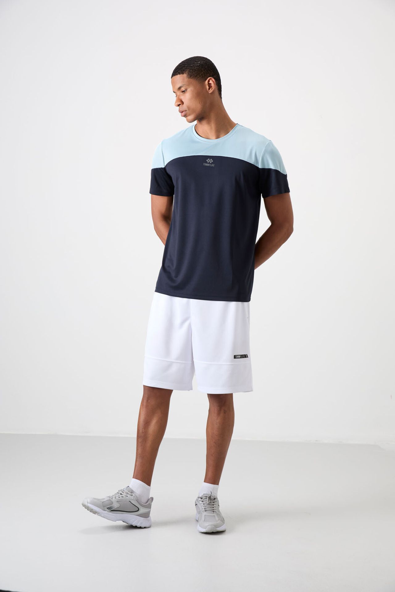 TOMMY Men's Colour-Blocked Crew Neck T-Shirt 2