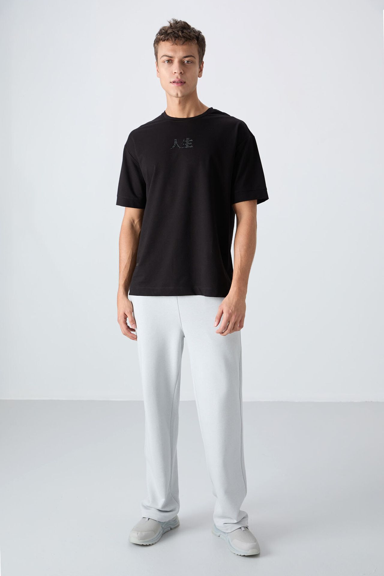 TOMMY Oversized Printed Crew Neck T-Shirt 2