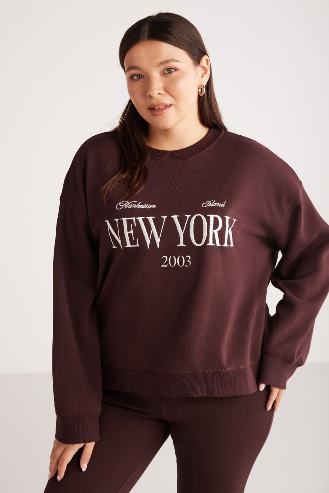 ETHIQUET Printed Crew Neck Sweatshirt 1