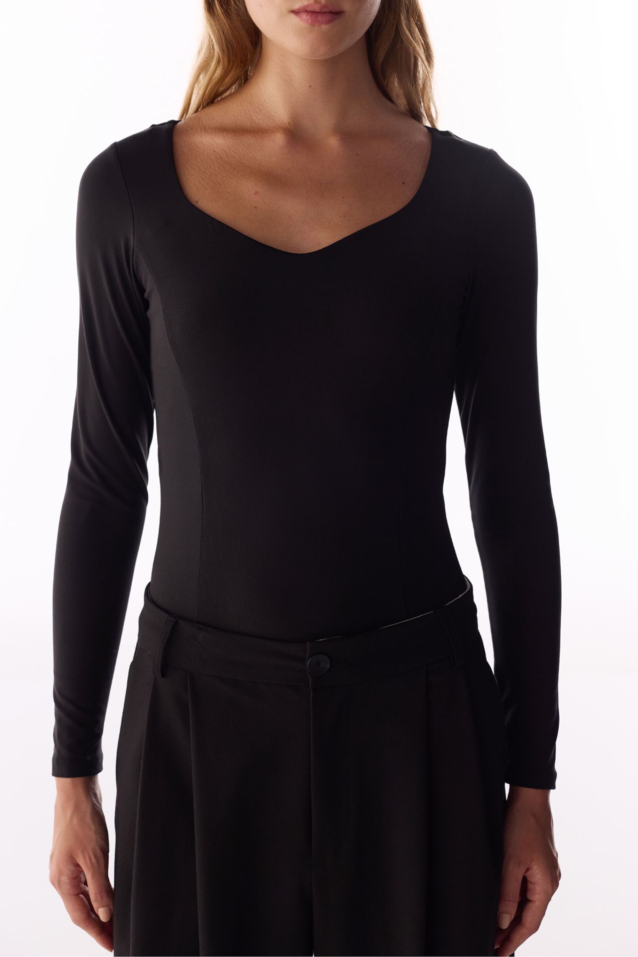 PENTI Heart-Neck Long Sleeve Bodysuit 3