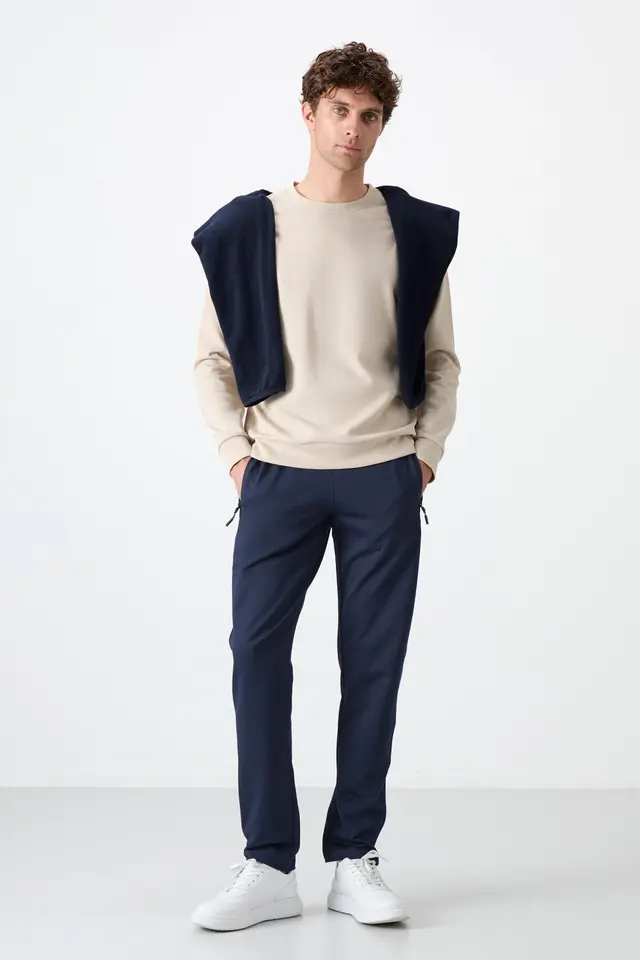 TOMMY Men's Regular Fit Straight-Leg Sweatpants