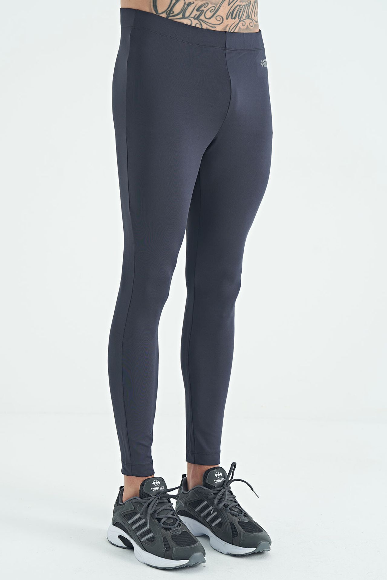 TOMMY Men's Skinny Knit Active Pants 5