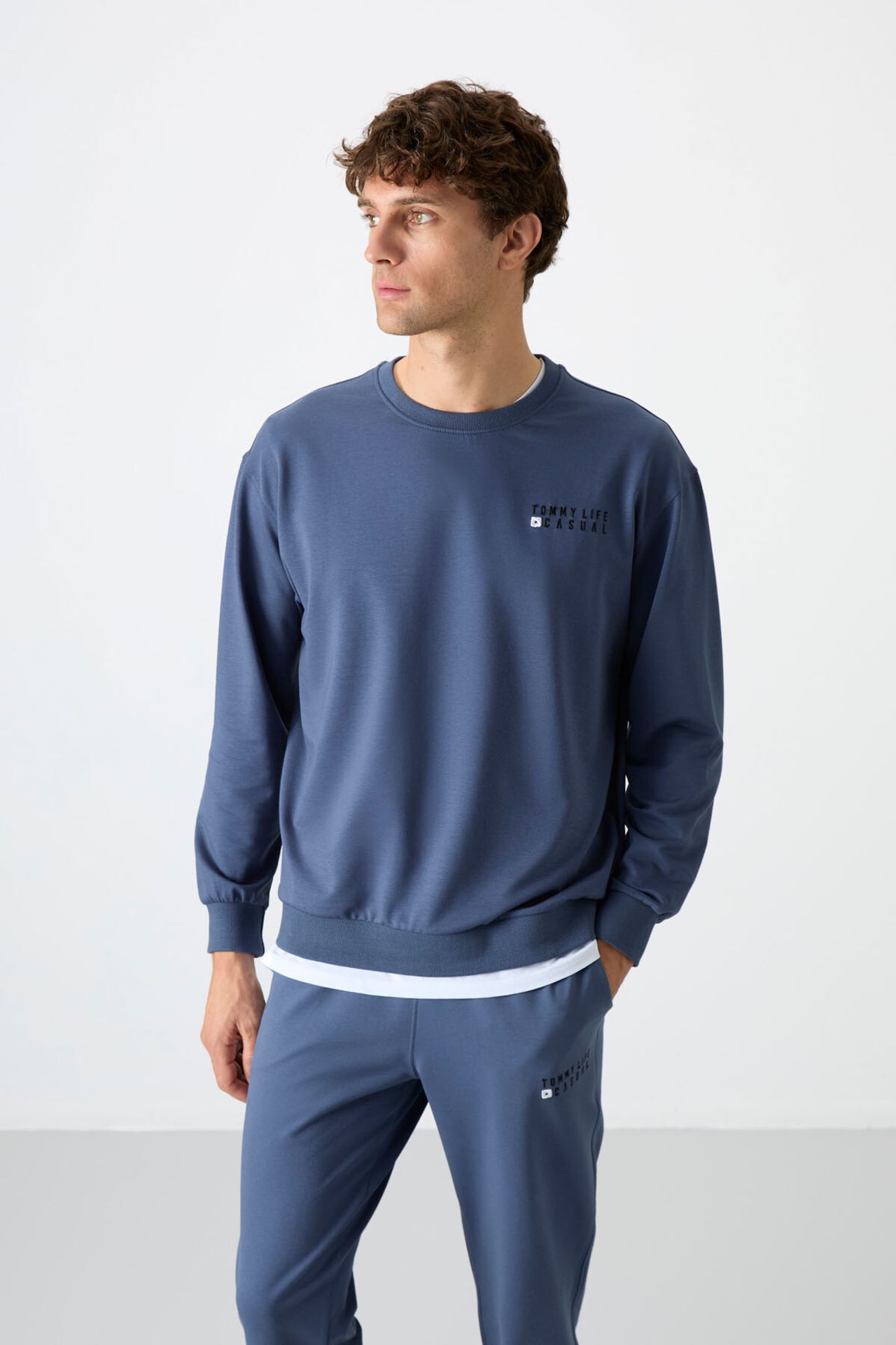 TOMMY Men's Oversized Sweatshirt And Pants Set 2