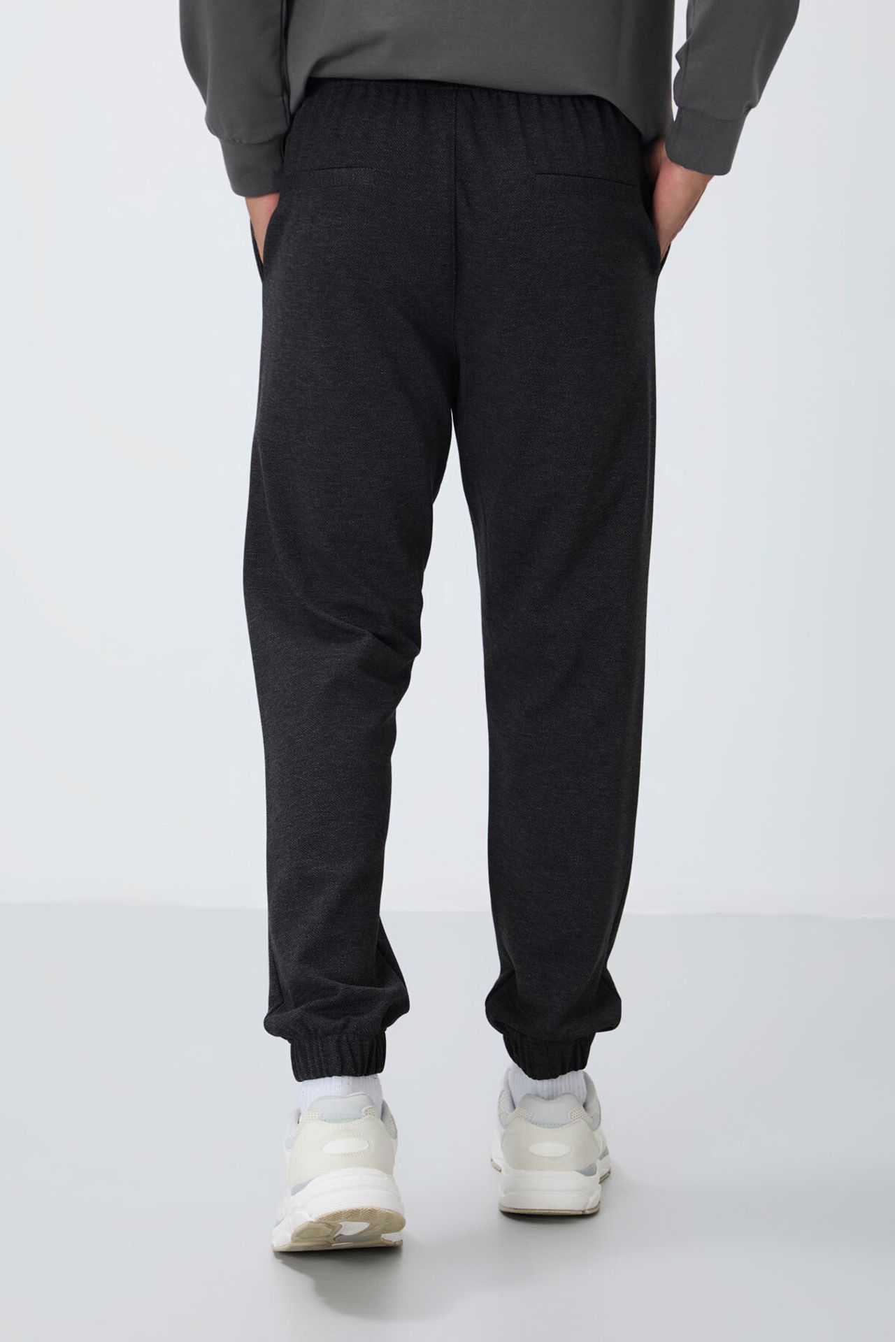 TOMMY Men's Regular Fit Fleece Sweatpants 5