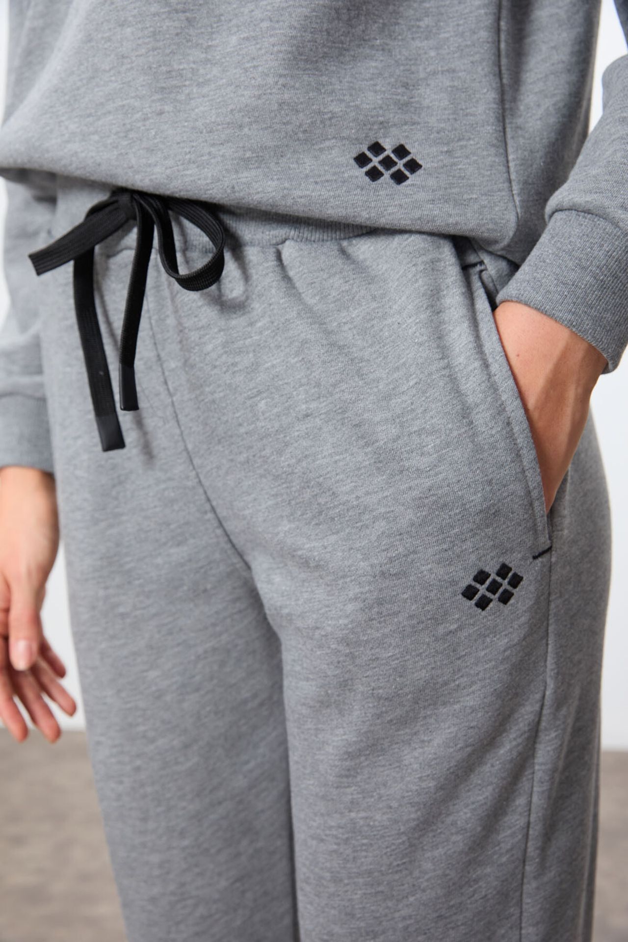 TOMMY Oversized Ribbed Sweatshirt And Pants Set 5
