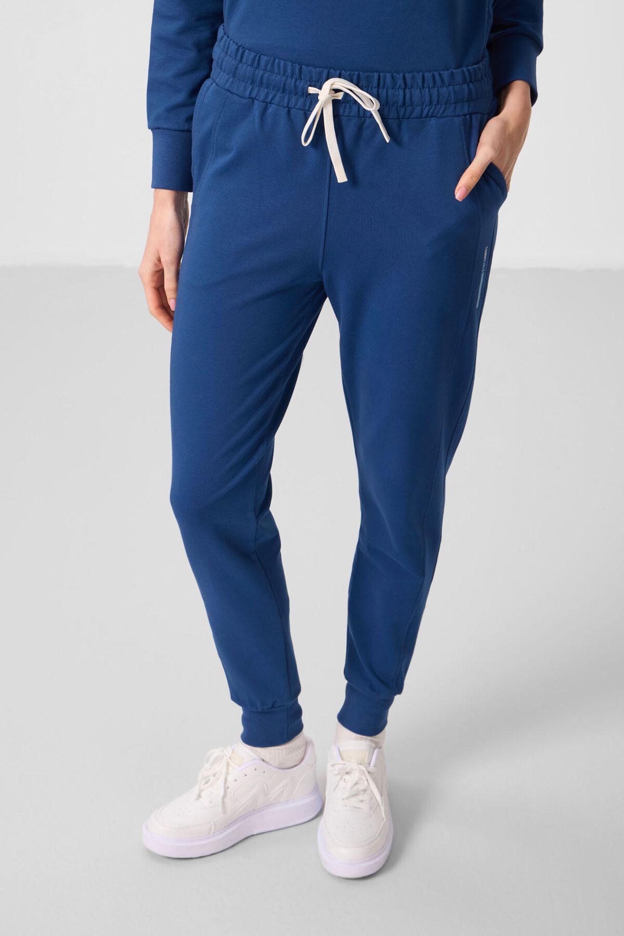 TOMMY Oversized Hooded Sweatshirt And Pants Set 3