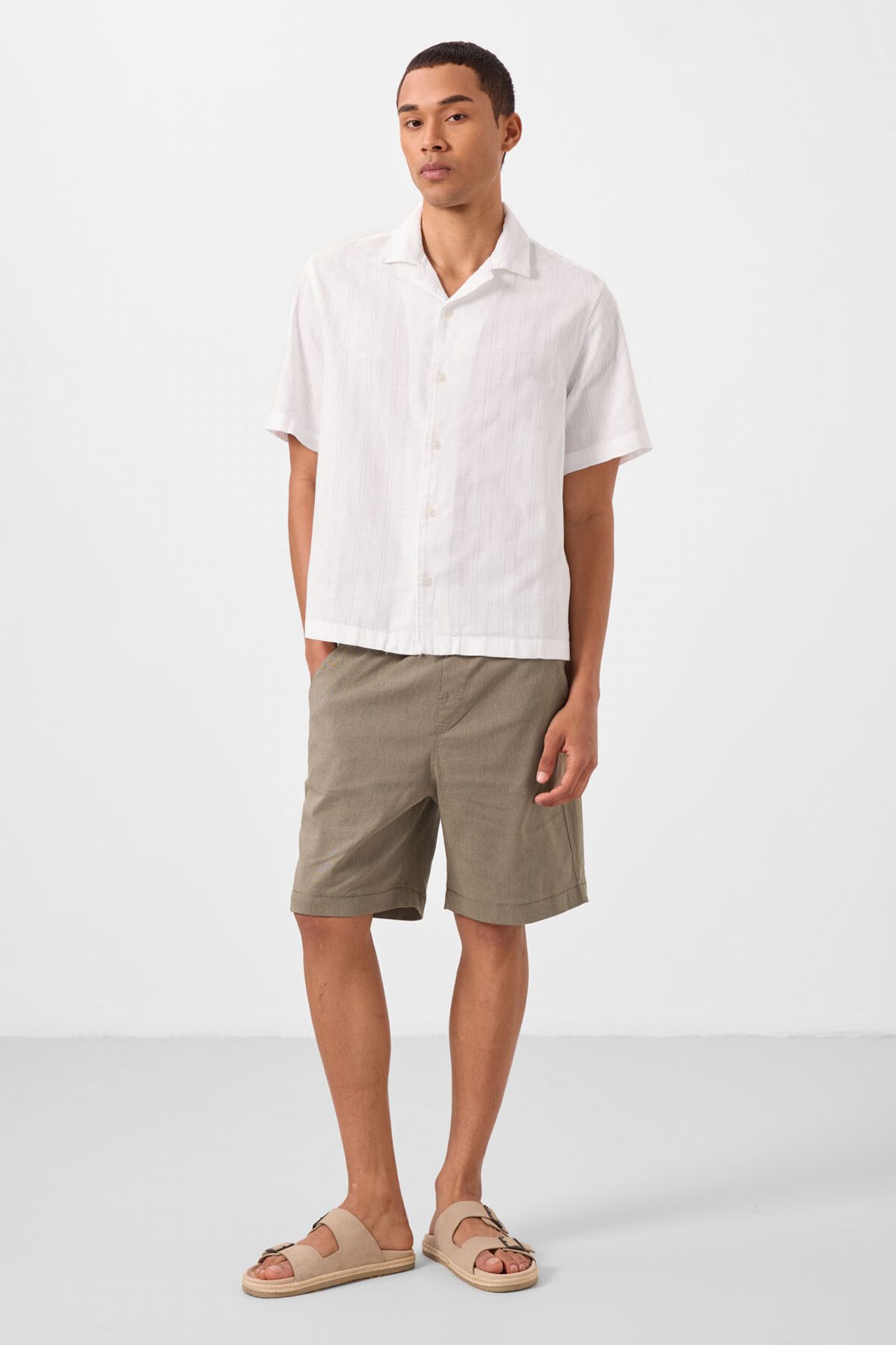 TOMMY Men's Regular Fit Chino Shorts 1