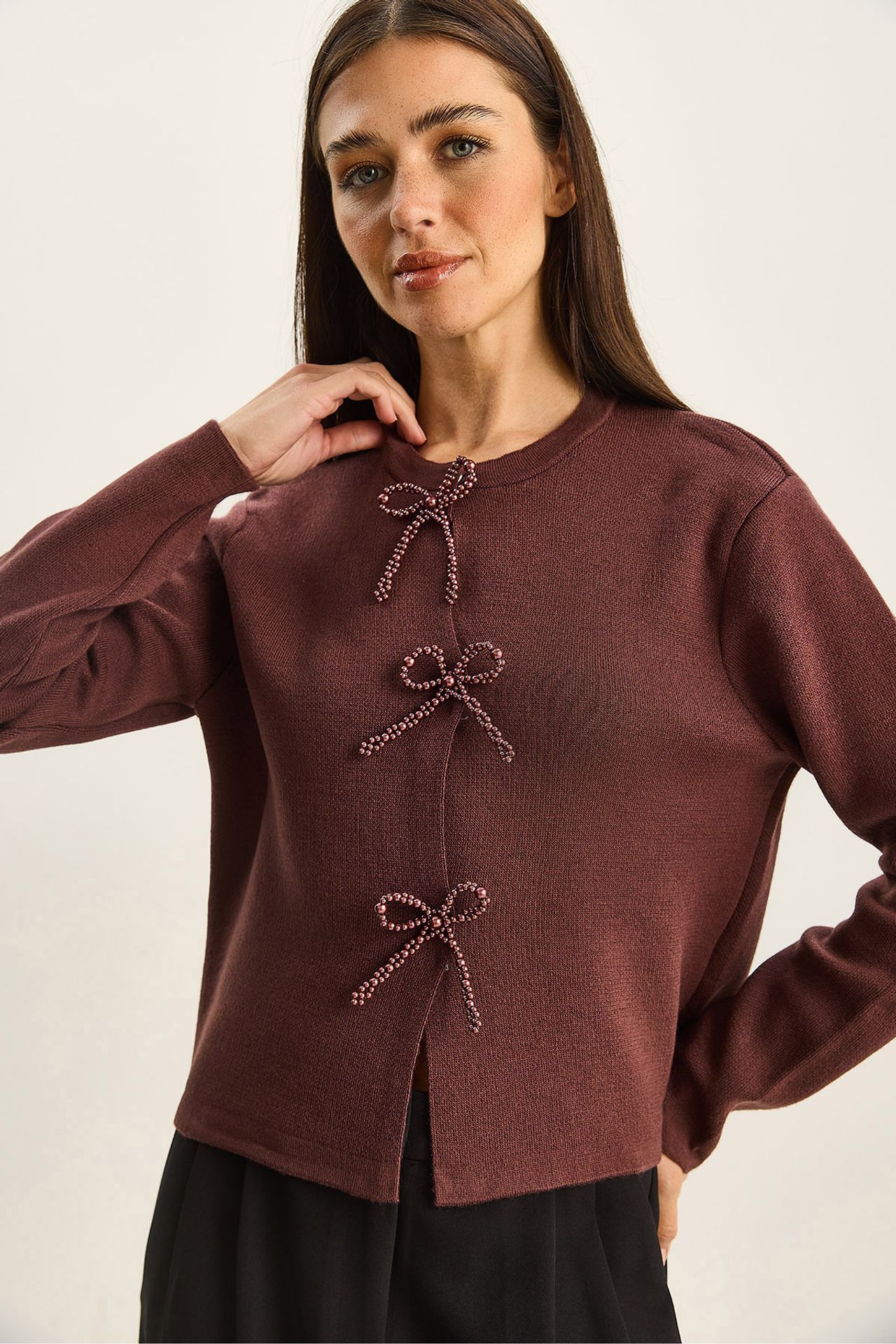 LUCCI Crew Neck Knit Cardigan with Bow Detail 3