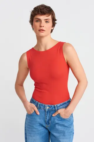 Kırmızı