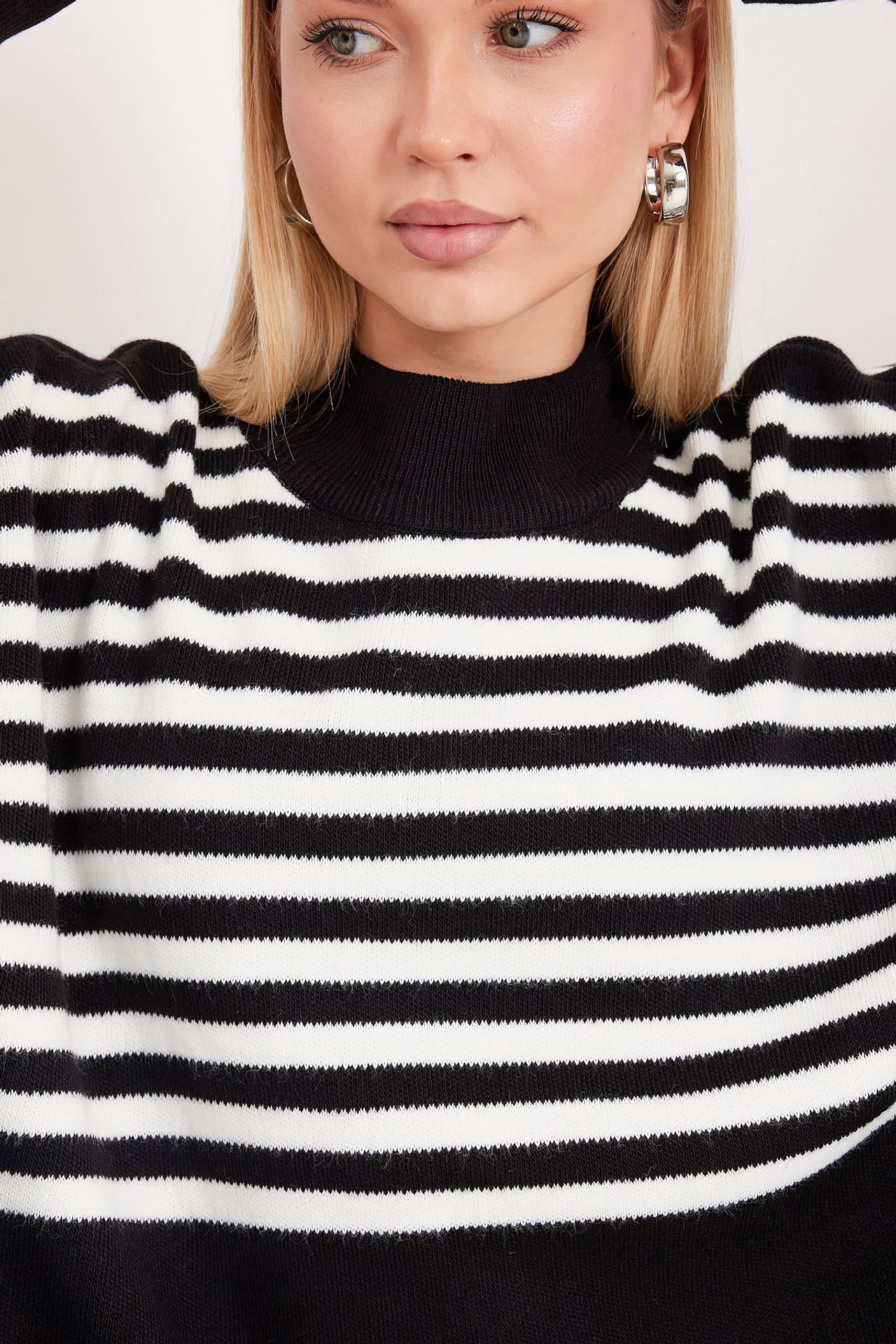 BDART Oversized Acrylic Crew Neck Jumper 5
