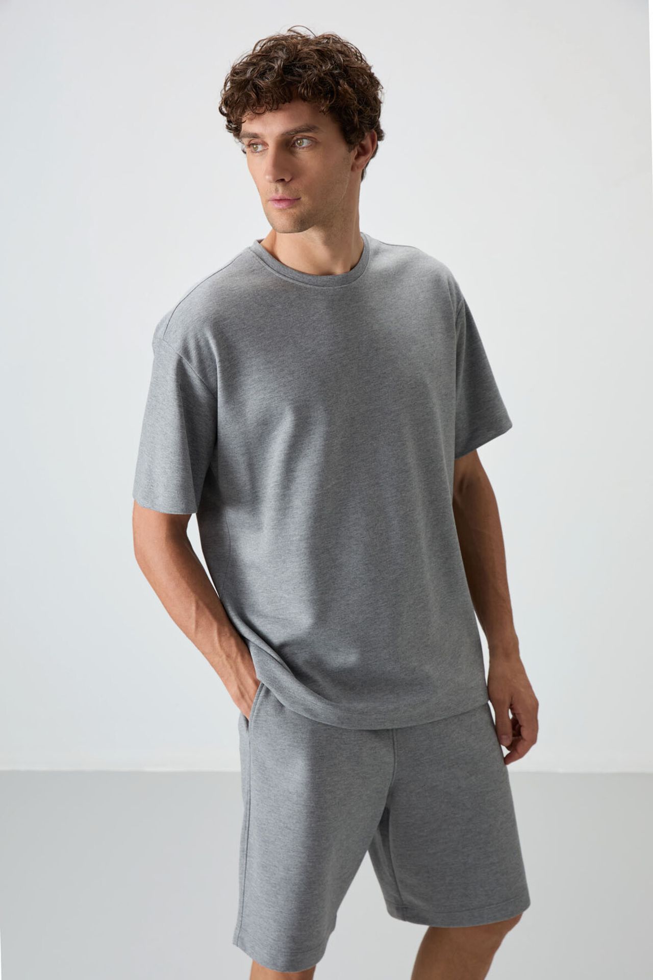 TOMMY Oversized T-Shirt And Shorts Set 2