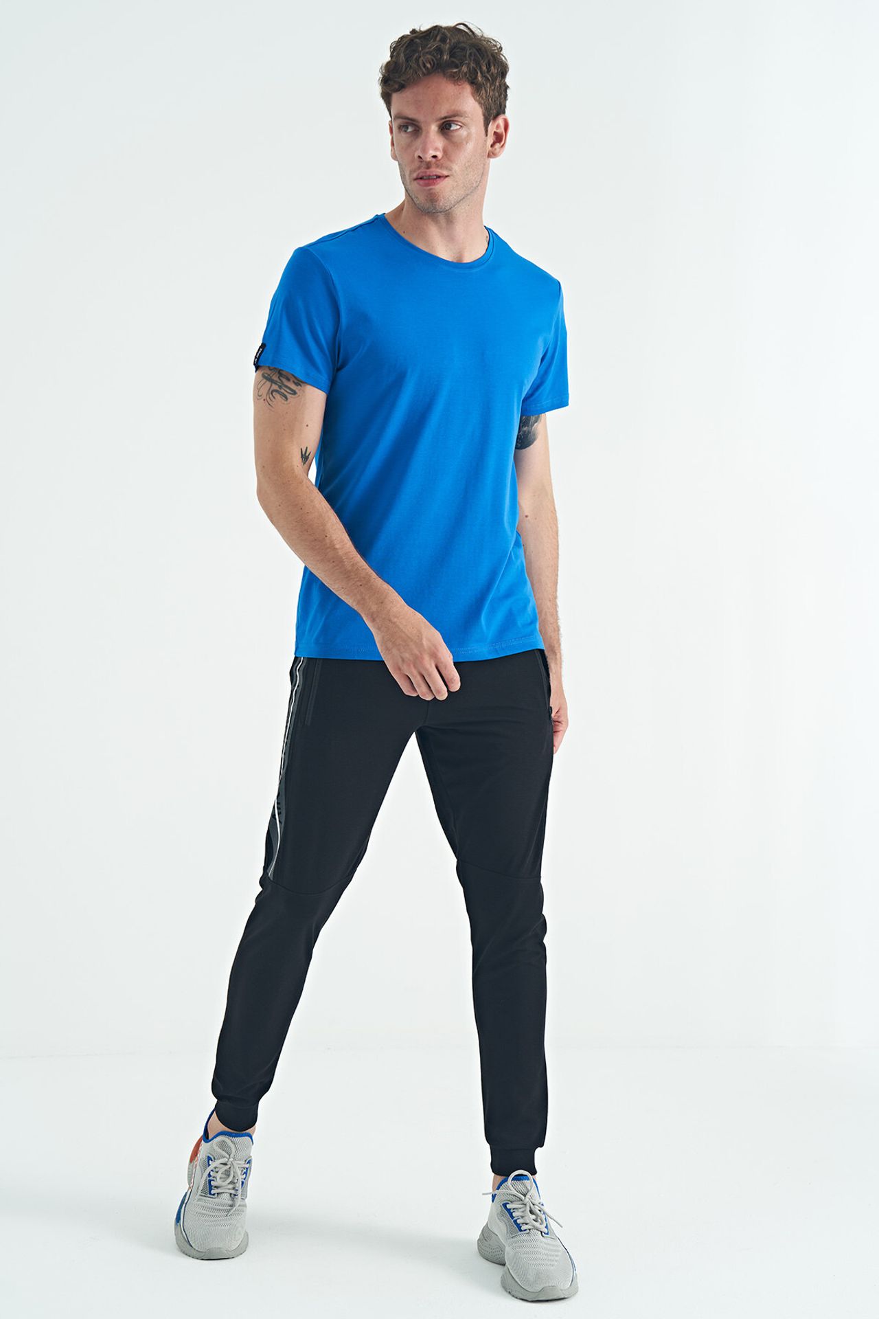 TOMMY Men's Cotton Elastane Crew Neck T-Shirt 6