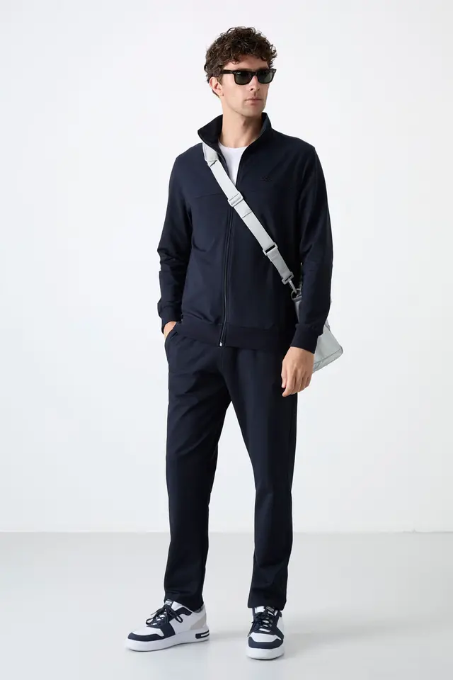 TOMMY Men's Relaxed Fit Zip-collar Sweatshirt And Pants Set