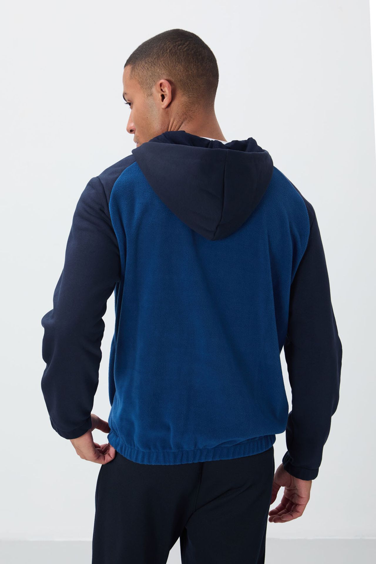 TOMMY Men's Color-Blocked Half-Zip Plush Sweatshirt 5