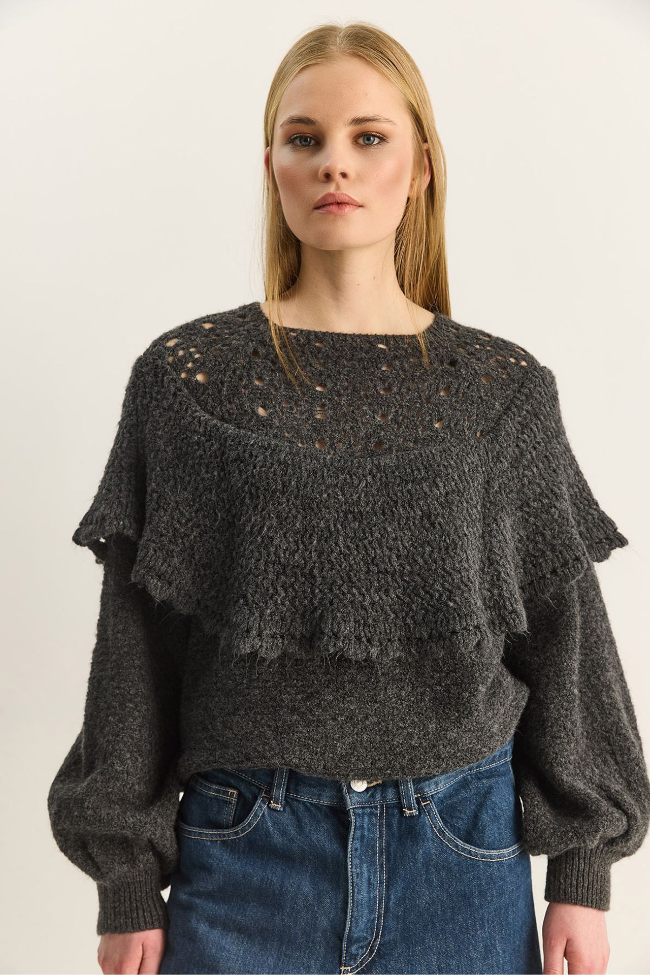 LUCCI Ribbed Boat Neck Thick Sweater with Frilly Detail 4
