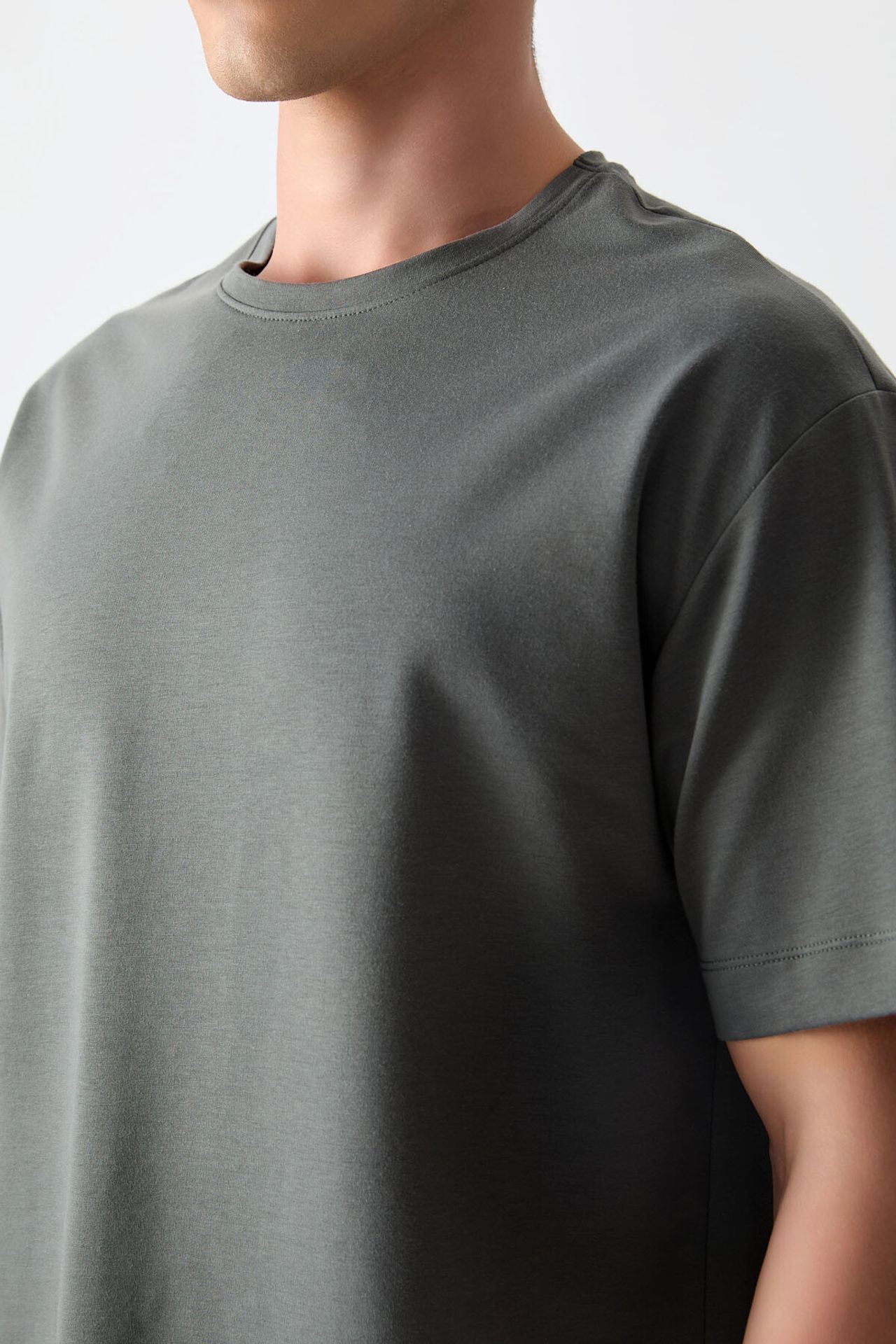 TOMMY Oversized Cotton Blend Crew Neck T-Shirt 4