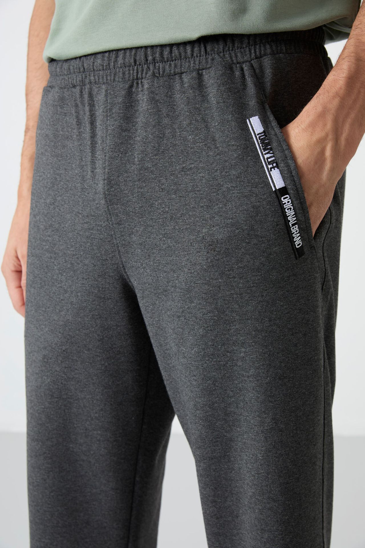 TOMMY Men's Mid-Waist Capri Shorts 3