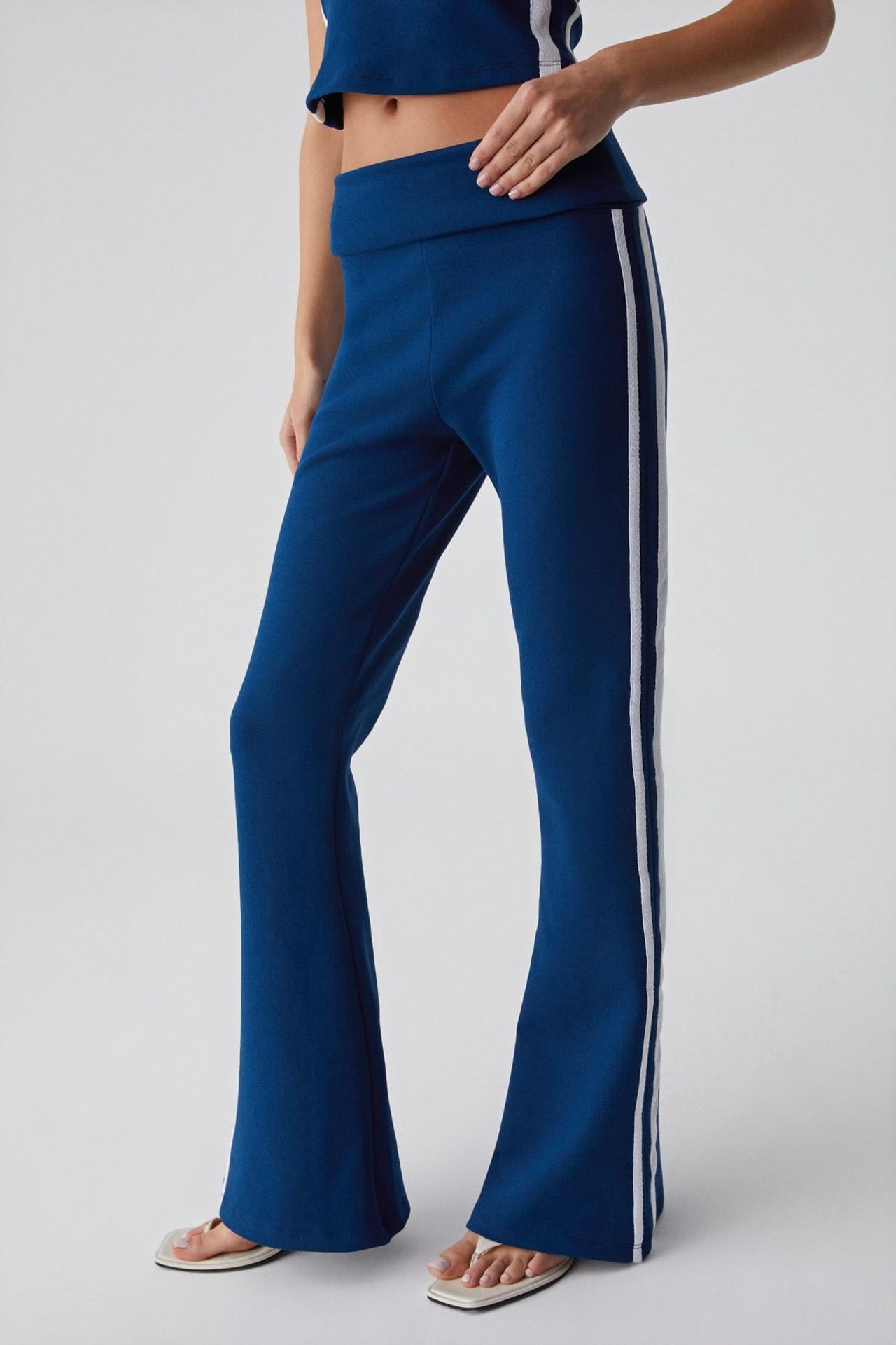 ETHIQUET Relaxed Fit Ribbed Sweatpants 4