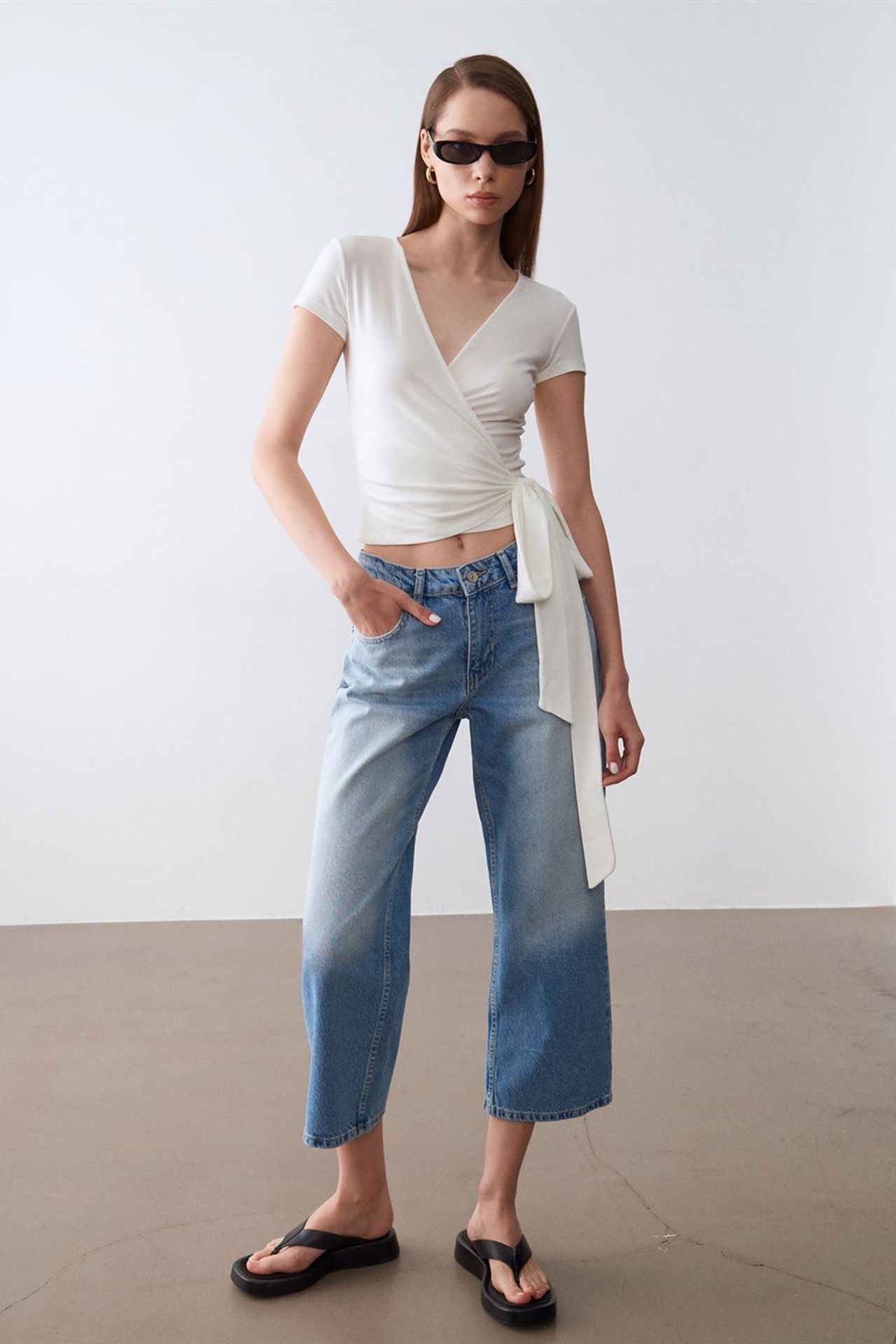 DILVIN Crop Wrap Blouse With Tie Detail 3