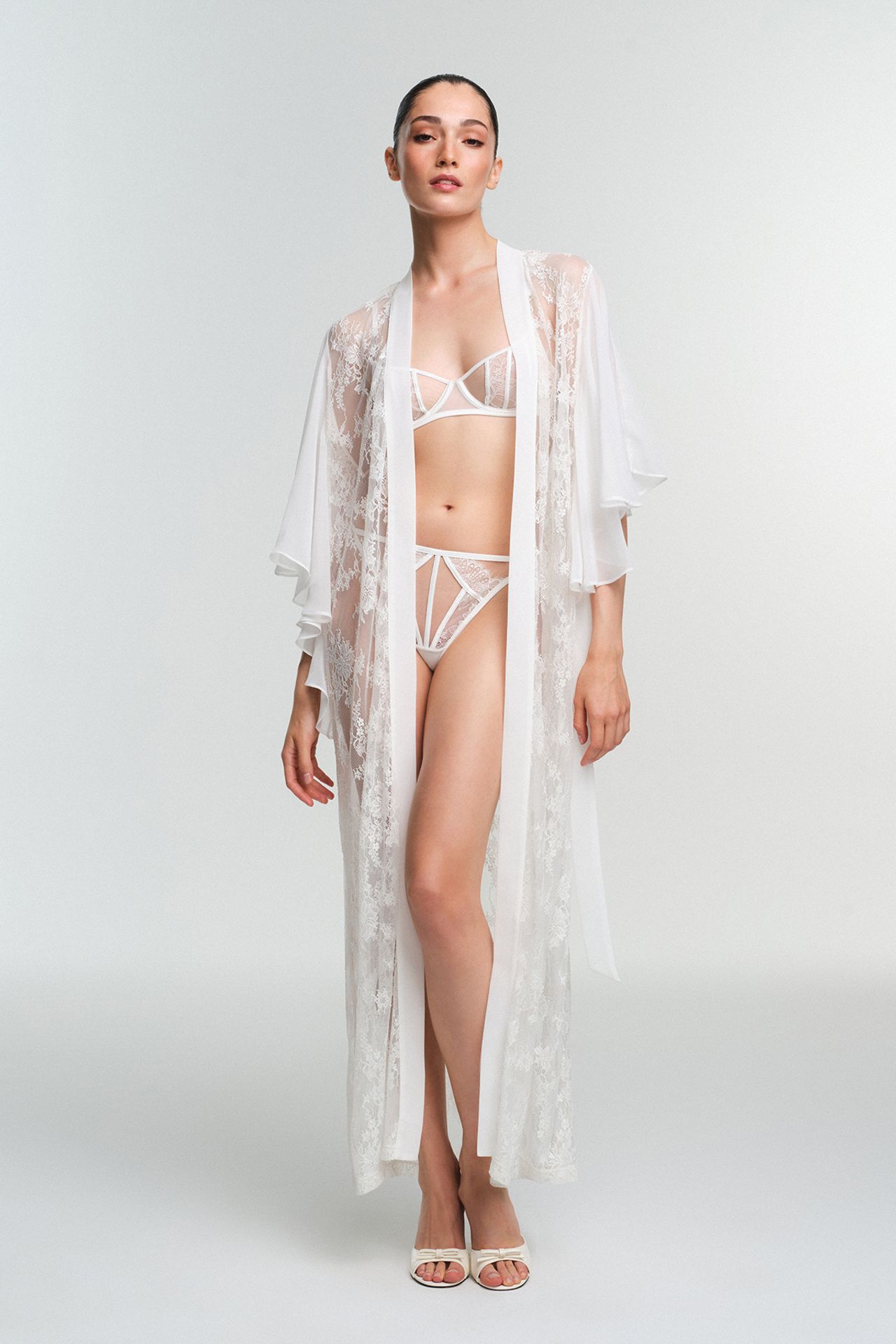 PENTI Broken Fiora Lace Short Sleeve Robe 2
