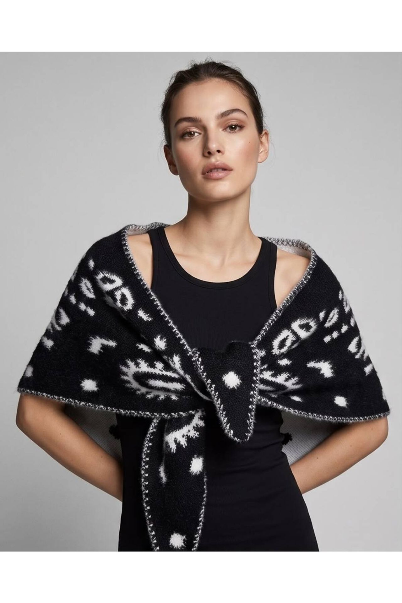 RYVAN Women's Scarf 1