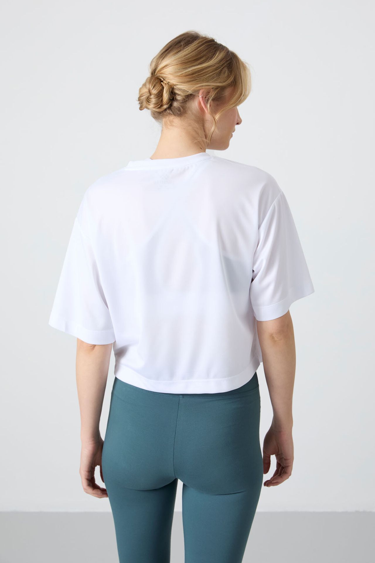 TOMMY Oversized Crew Neck T-Shirt With Pocket 6