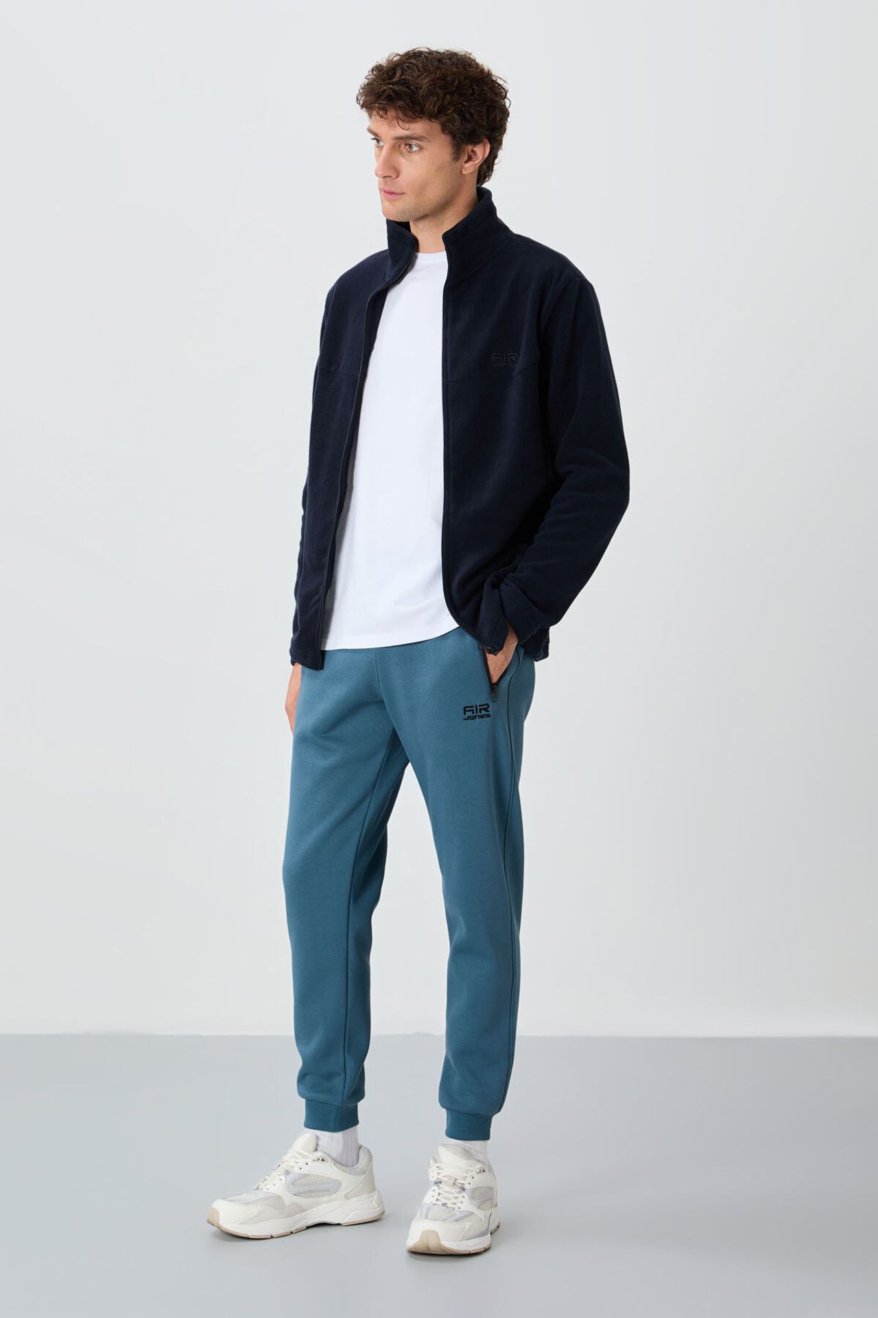TOMMY Men's Plush Zip-Front Sweatshirt 2