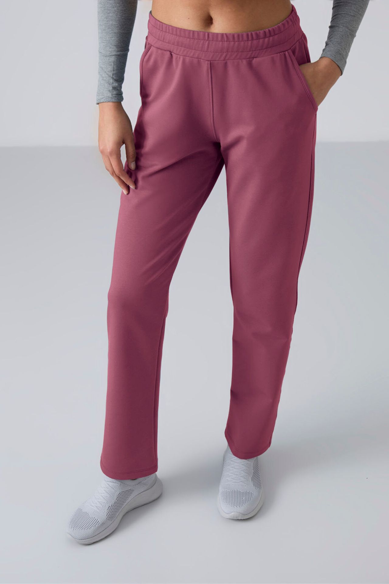 TOMMY Women’s Straight-Leg Fleece Sweatpants 4