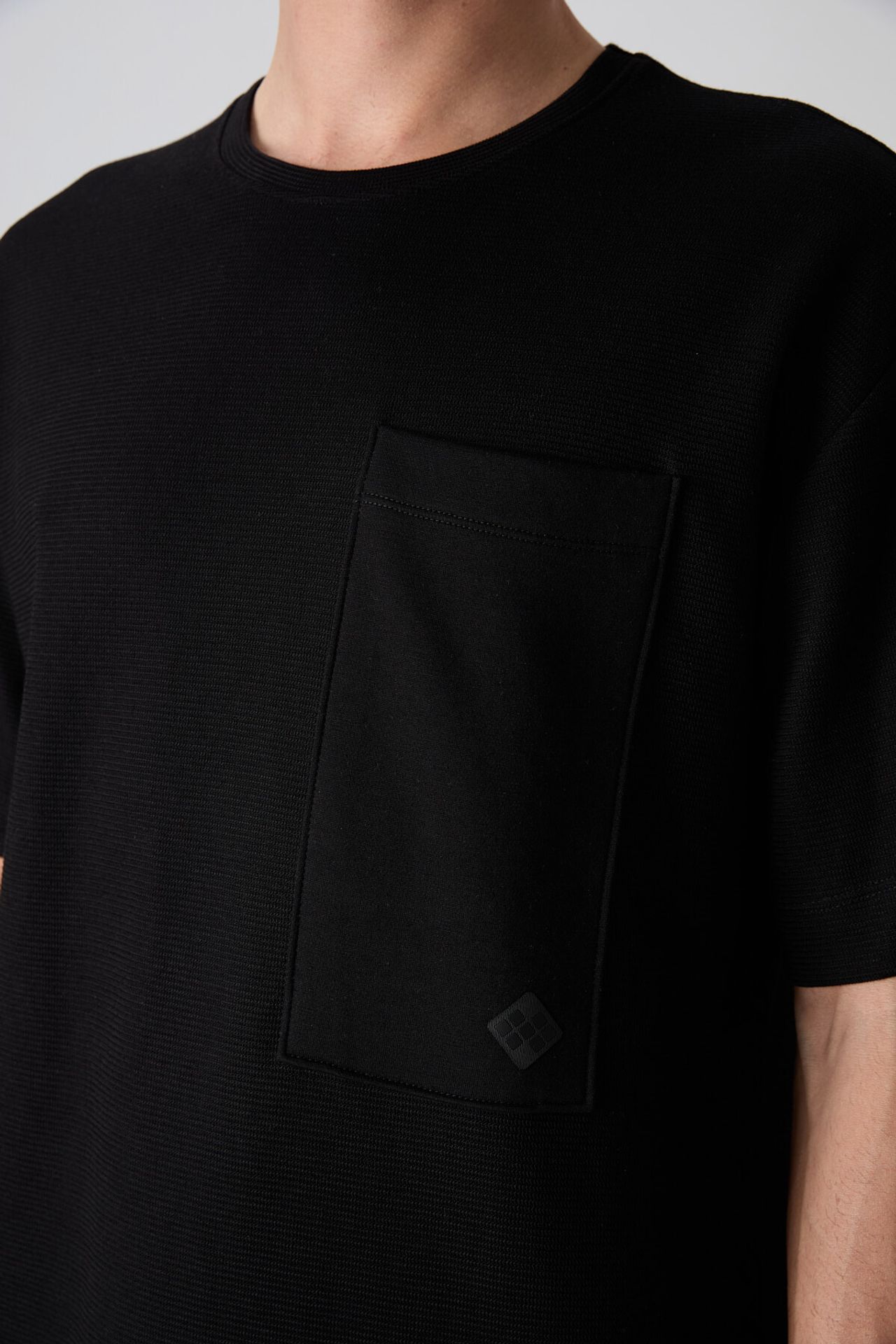 TOMMY Oversized Cotton-Blend Crew Neck T-Shirt With Pocket 3