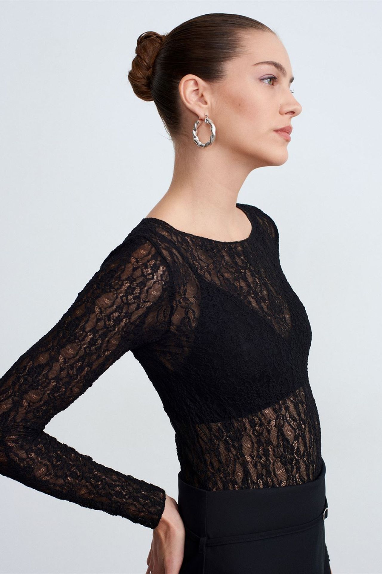 DILVIN Slim Fit Lace Boat Neck Blouse 3